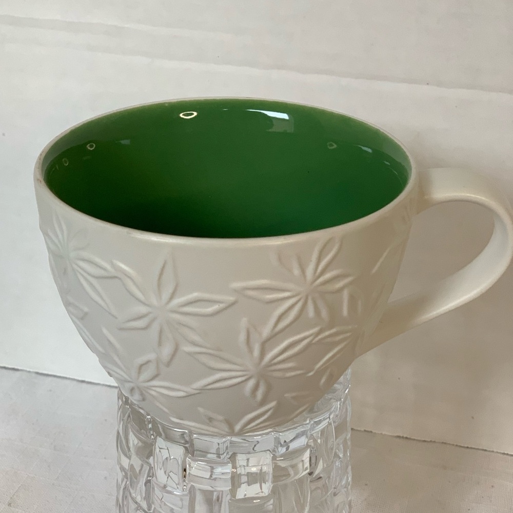 STARBUCKS | Embossed Holiday Cup